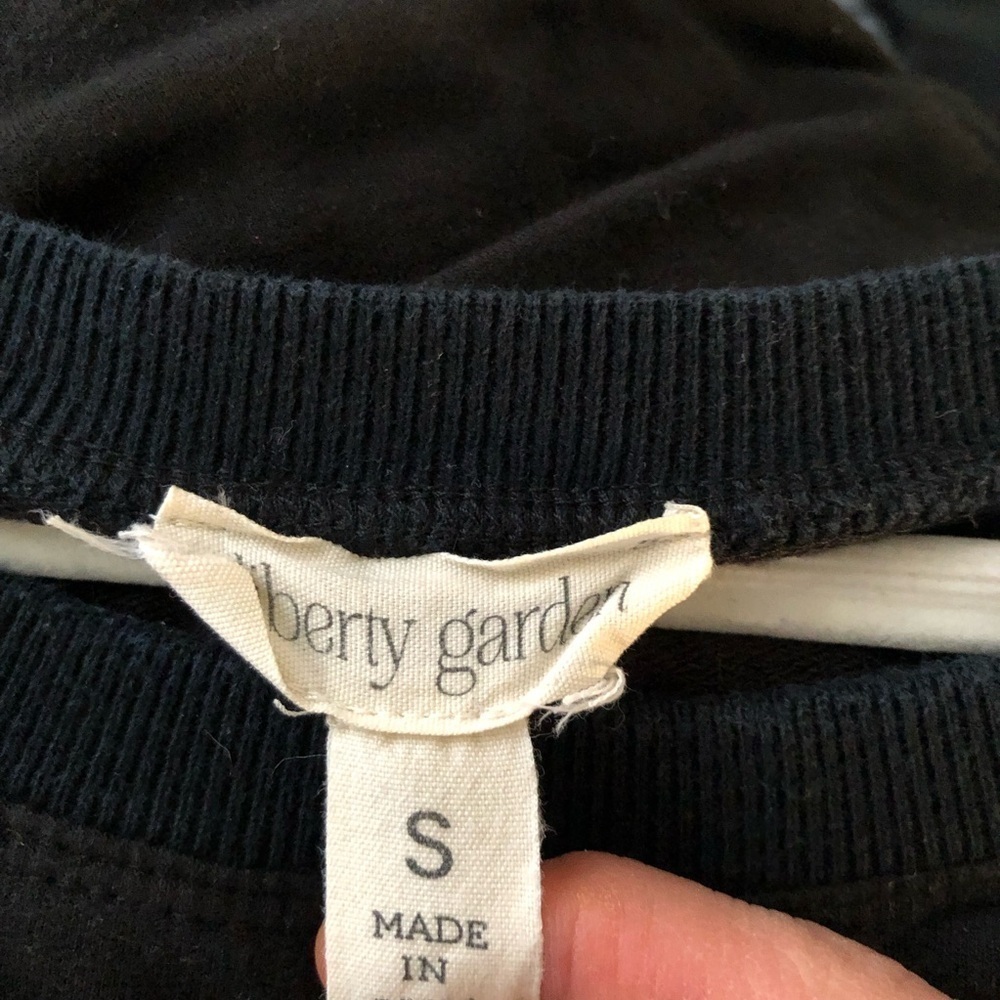 Liberty Garden Sweater Size Small - Picture 3 of 4
